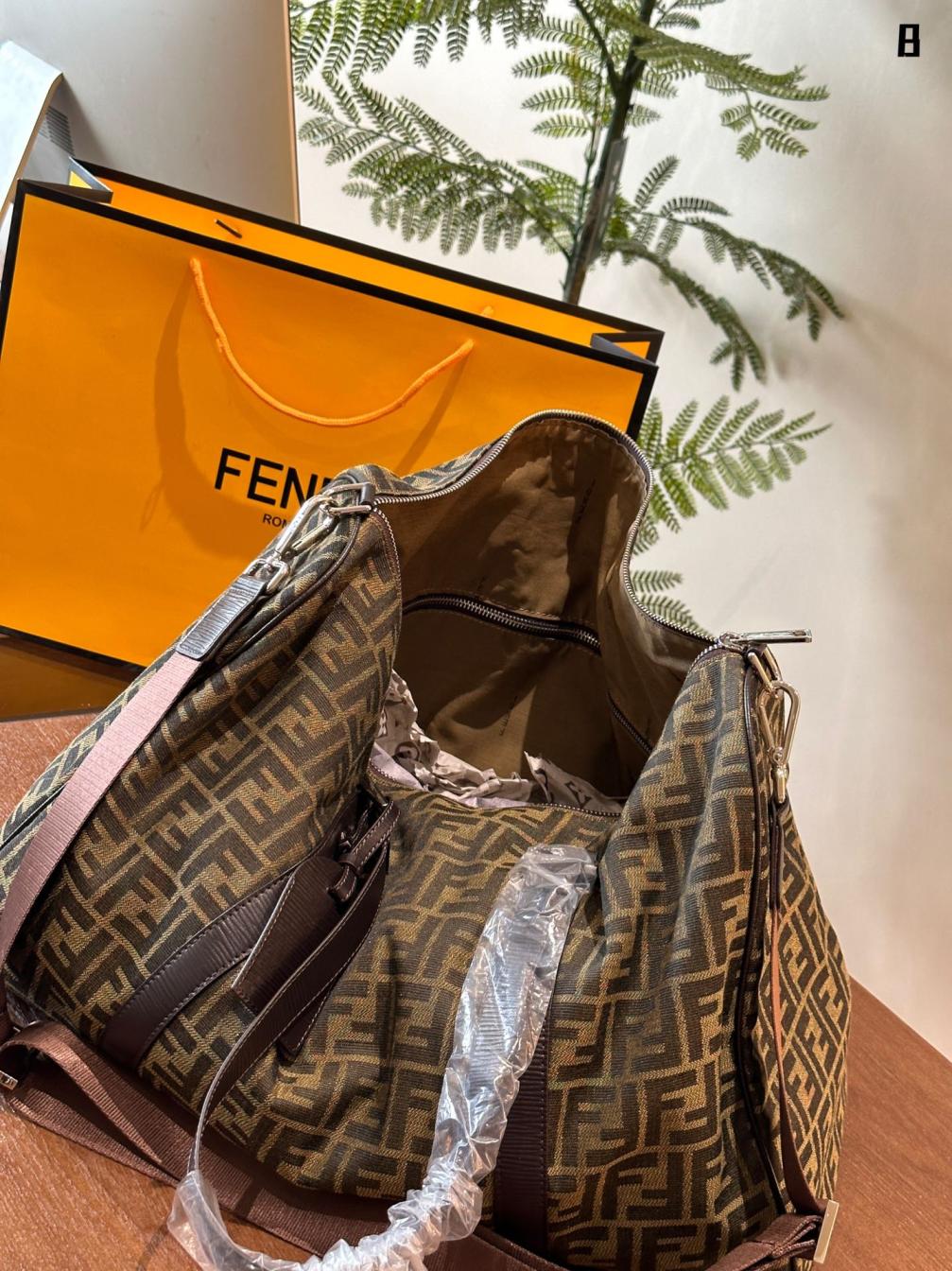 Fendi large traverl bag 133967