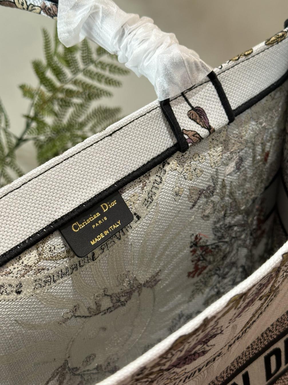 1:1 DIOR New Book tote Embroidery handbag 133965
