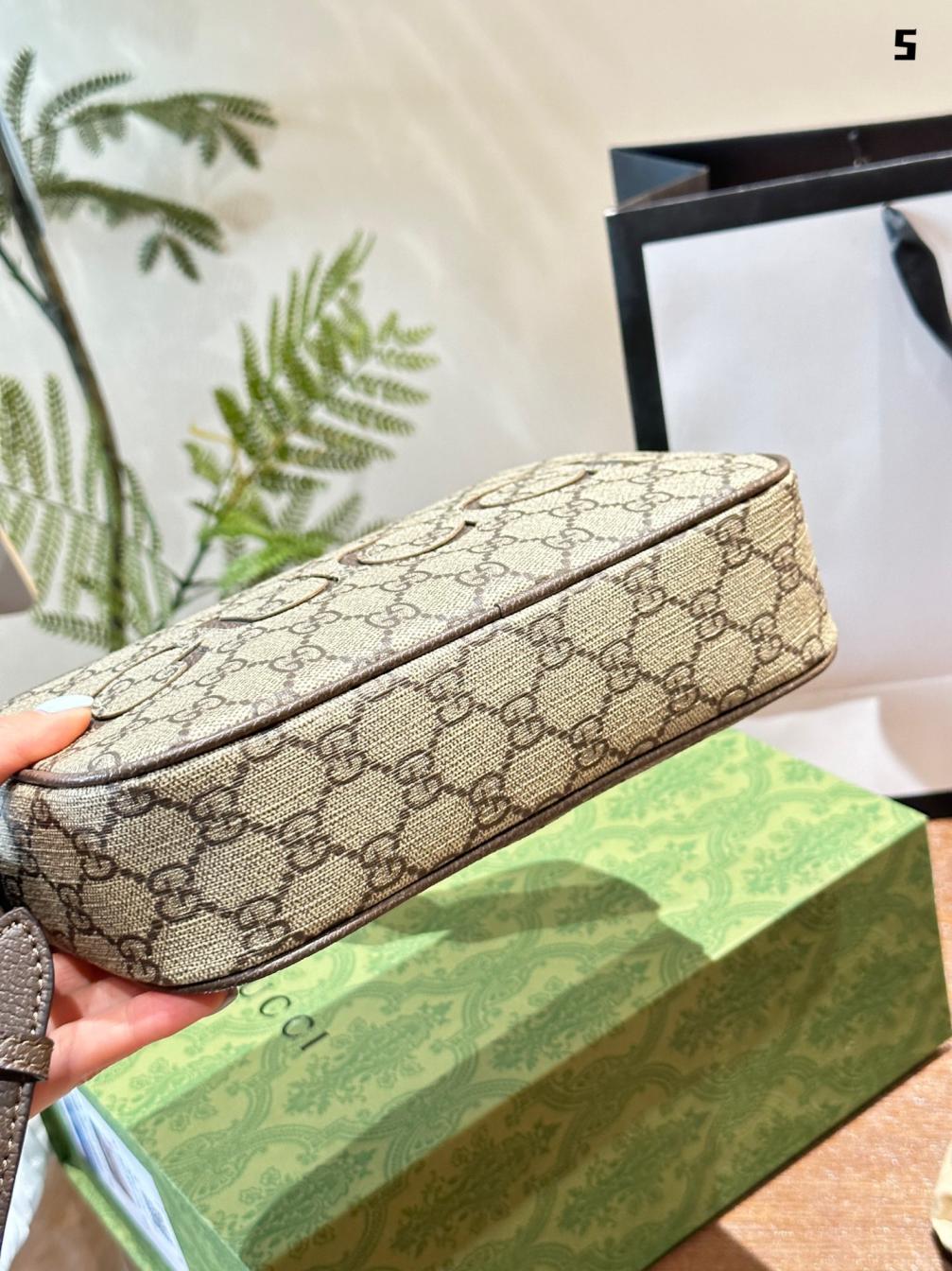 Gucci cowskin Retro bag 133964