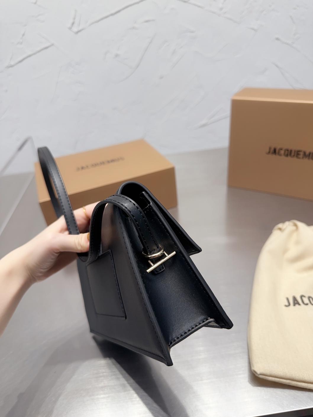 JACQUEMUS handbag 28cm