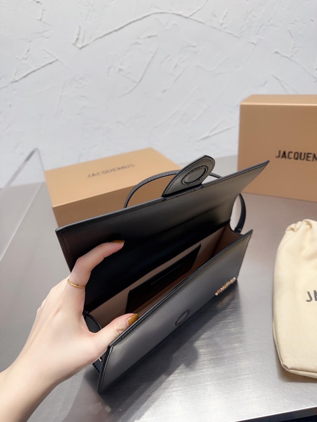 JACQUEMUS handbag 28cm