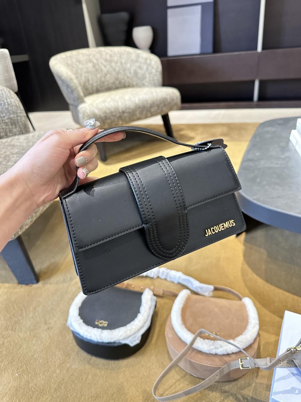 JACQUEMUS Handbag 22cm 133990