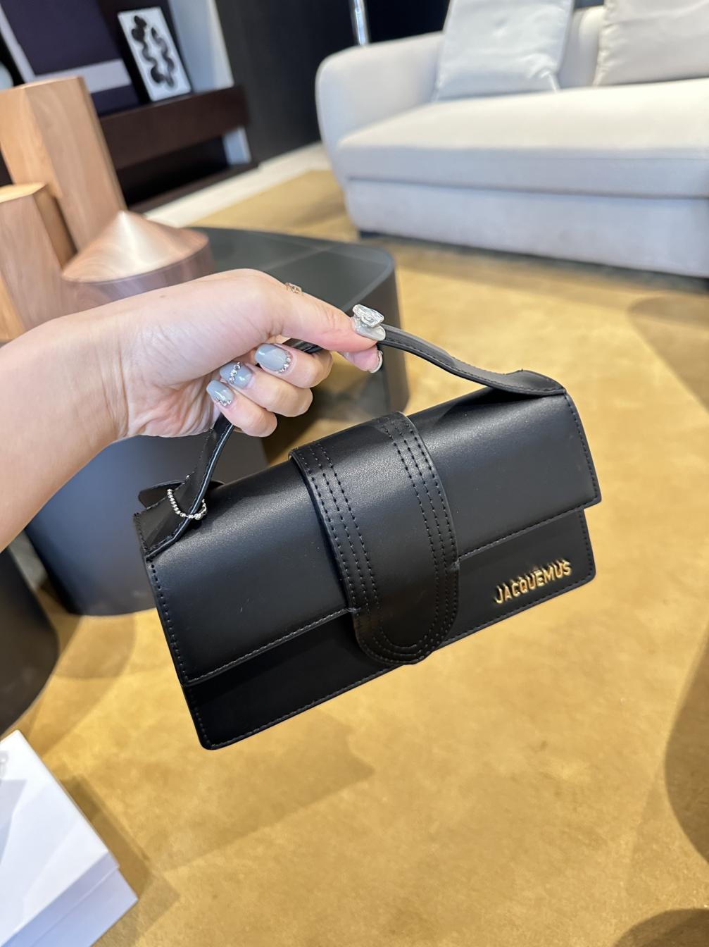 JACQUEMUS Handbag 22cm 133990