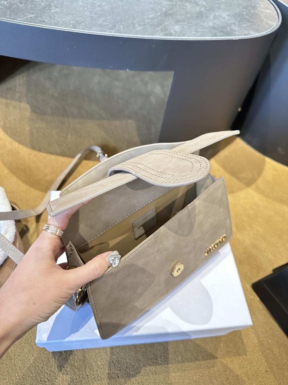 JACQUEMUS Handbag 22cm 133989
