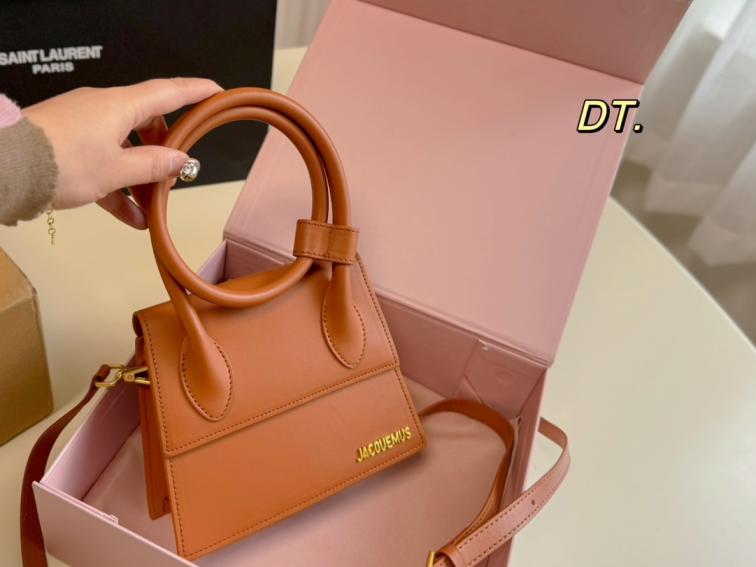 JACQUEMUS Handbag 133987