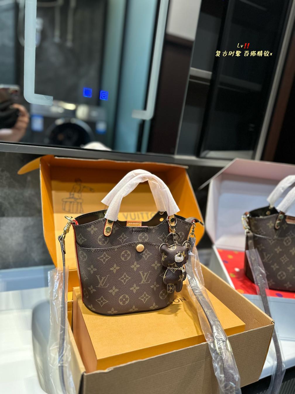 LV monogram vintage handbag