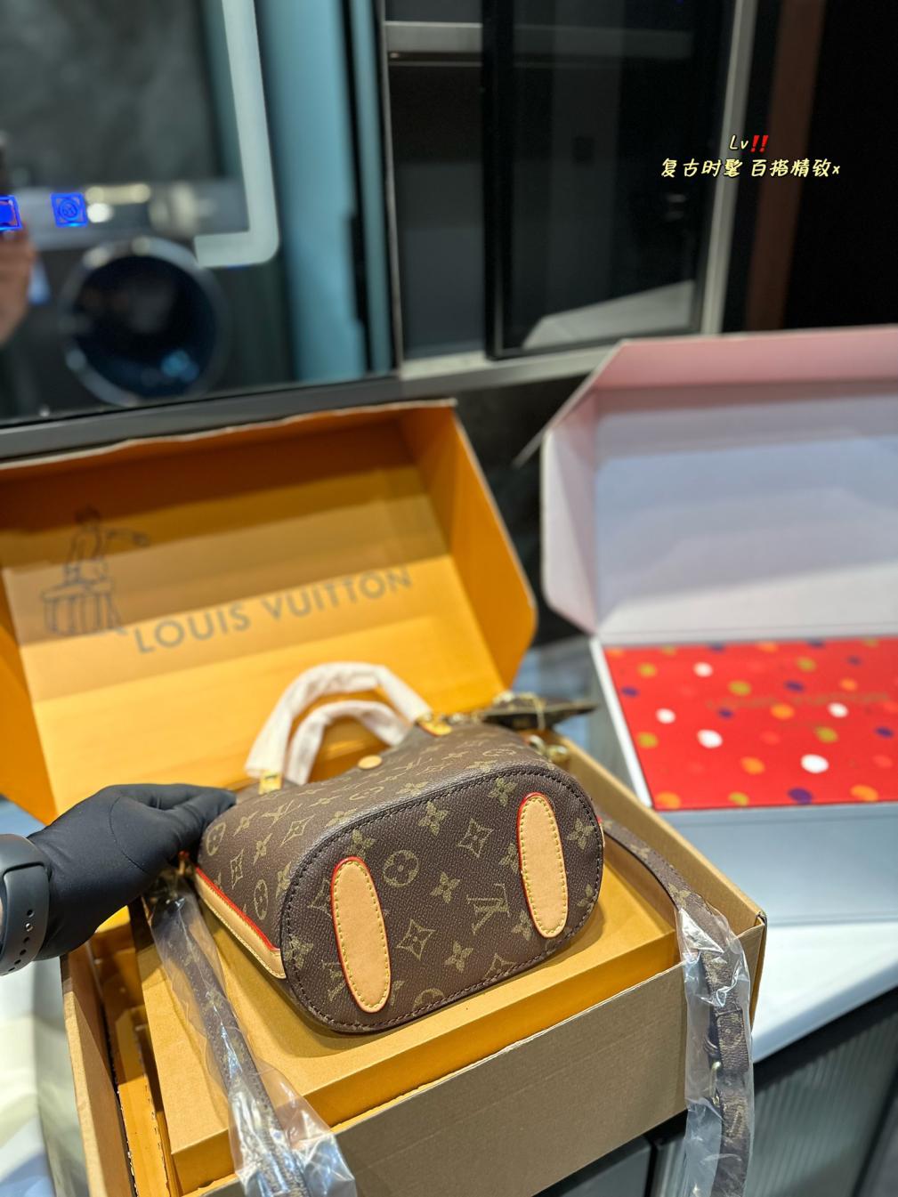 LV monogram vintage handbag