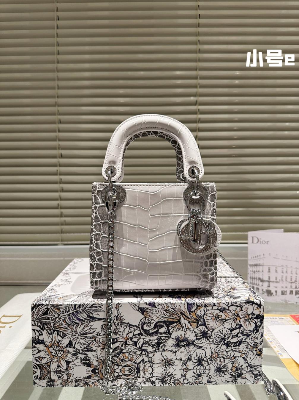 Dior lady dior hand bag 134199