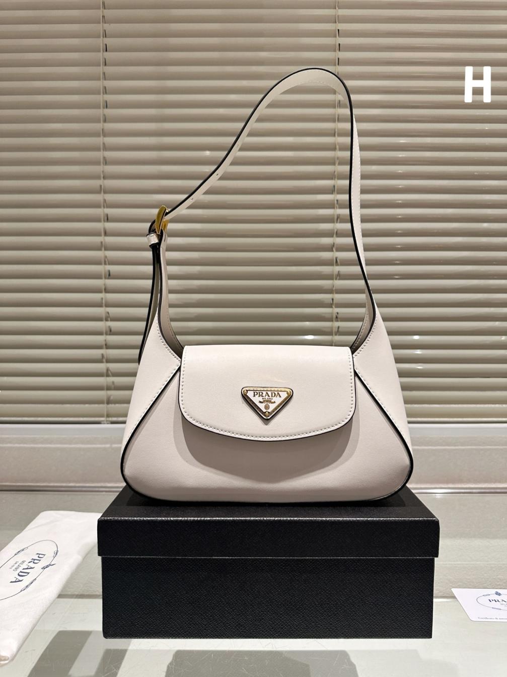 Prada hand bag 134198