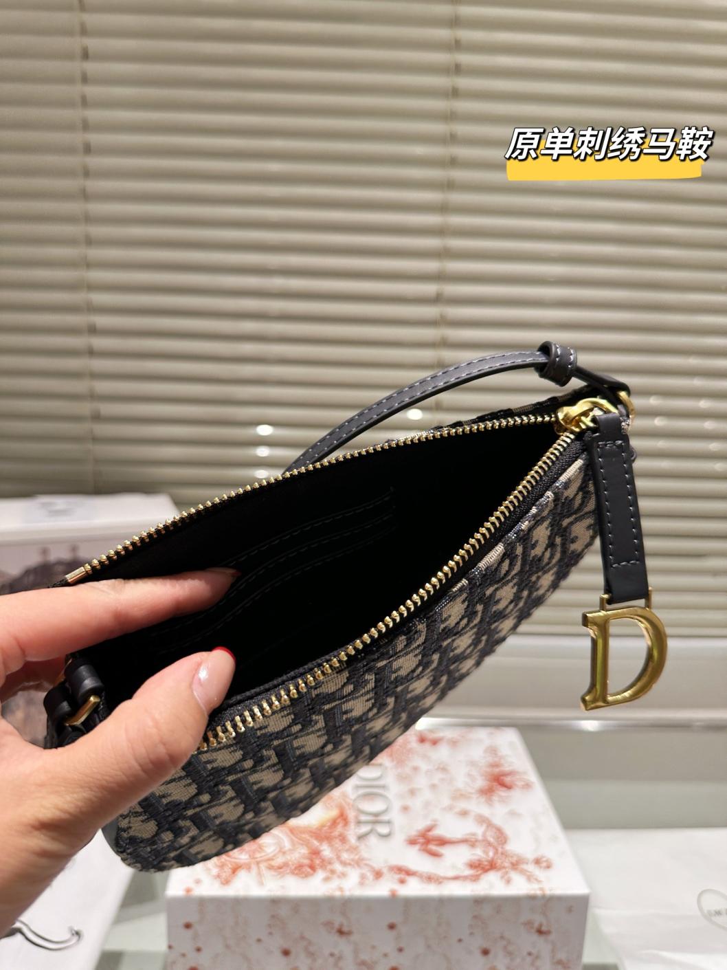 Dior saddle bag 134196
