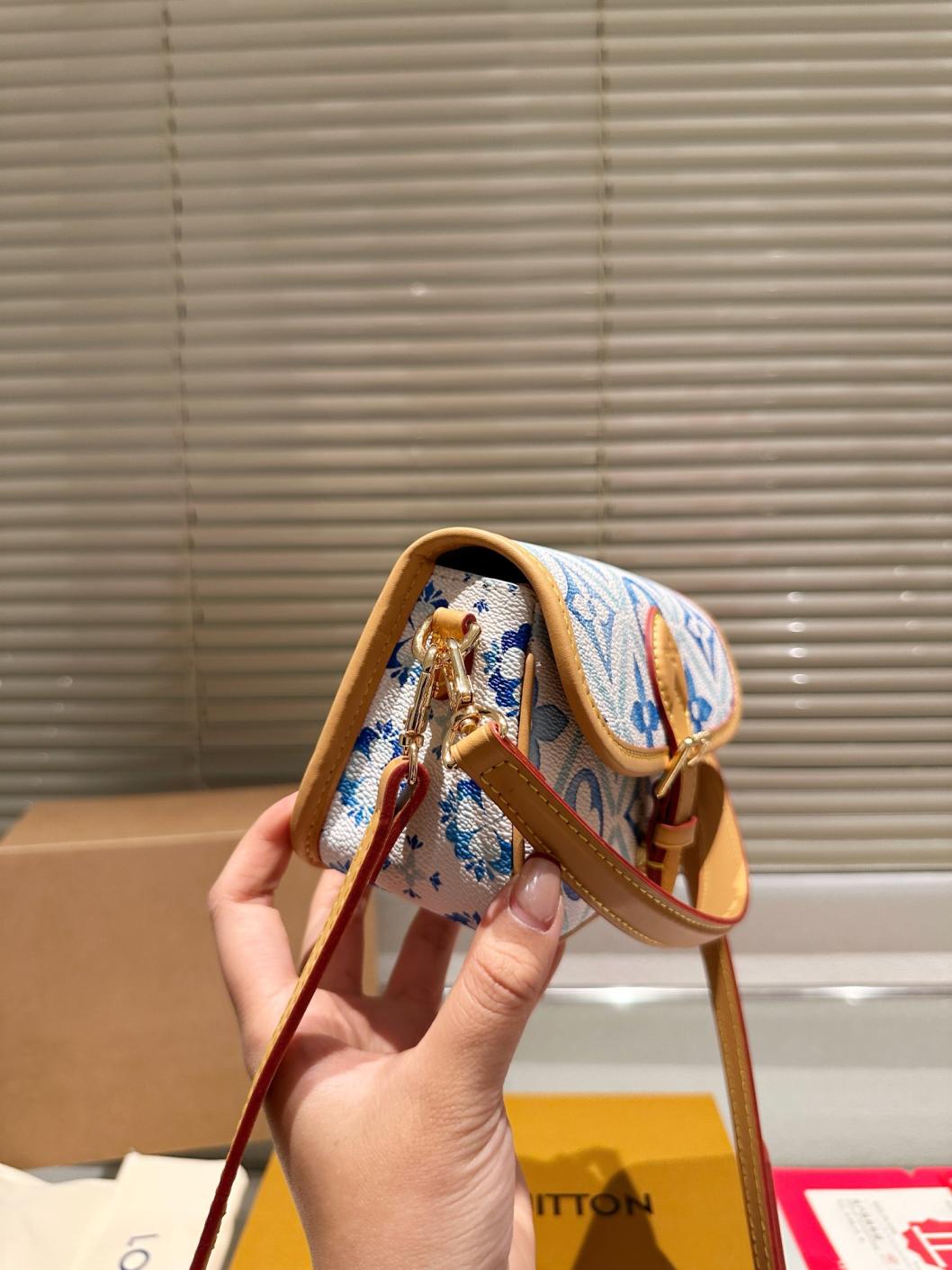 LV Louis vuitton Diane handbag 134190