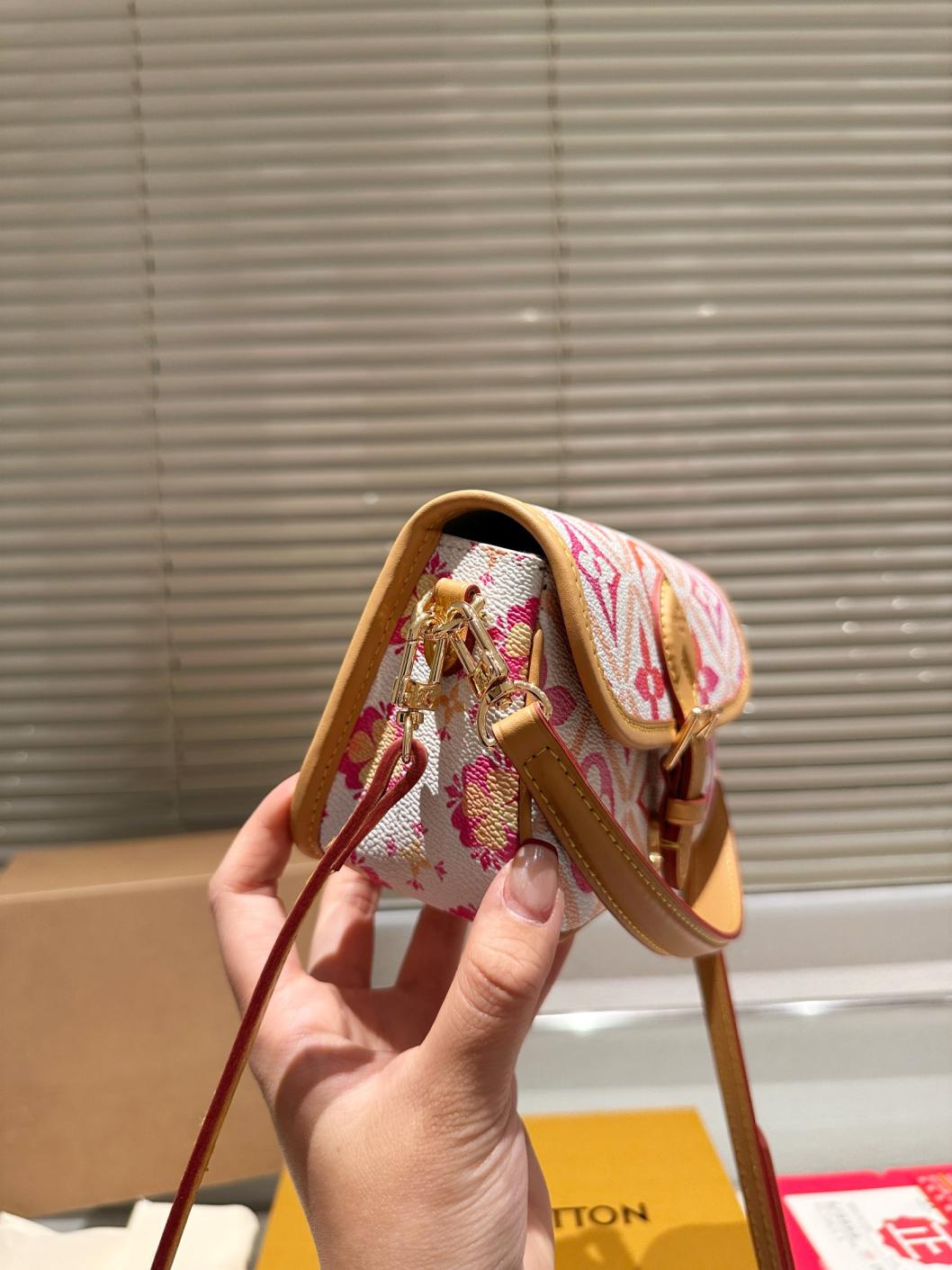 LV Diane handbag 134188