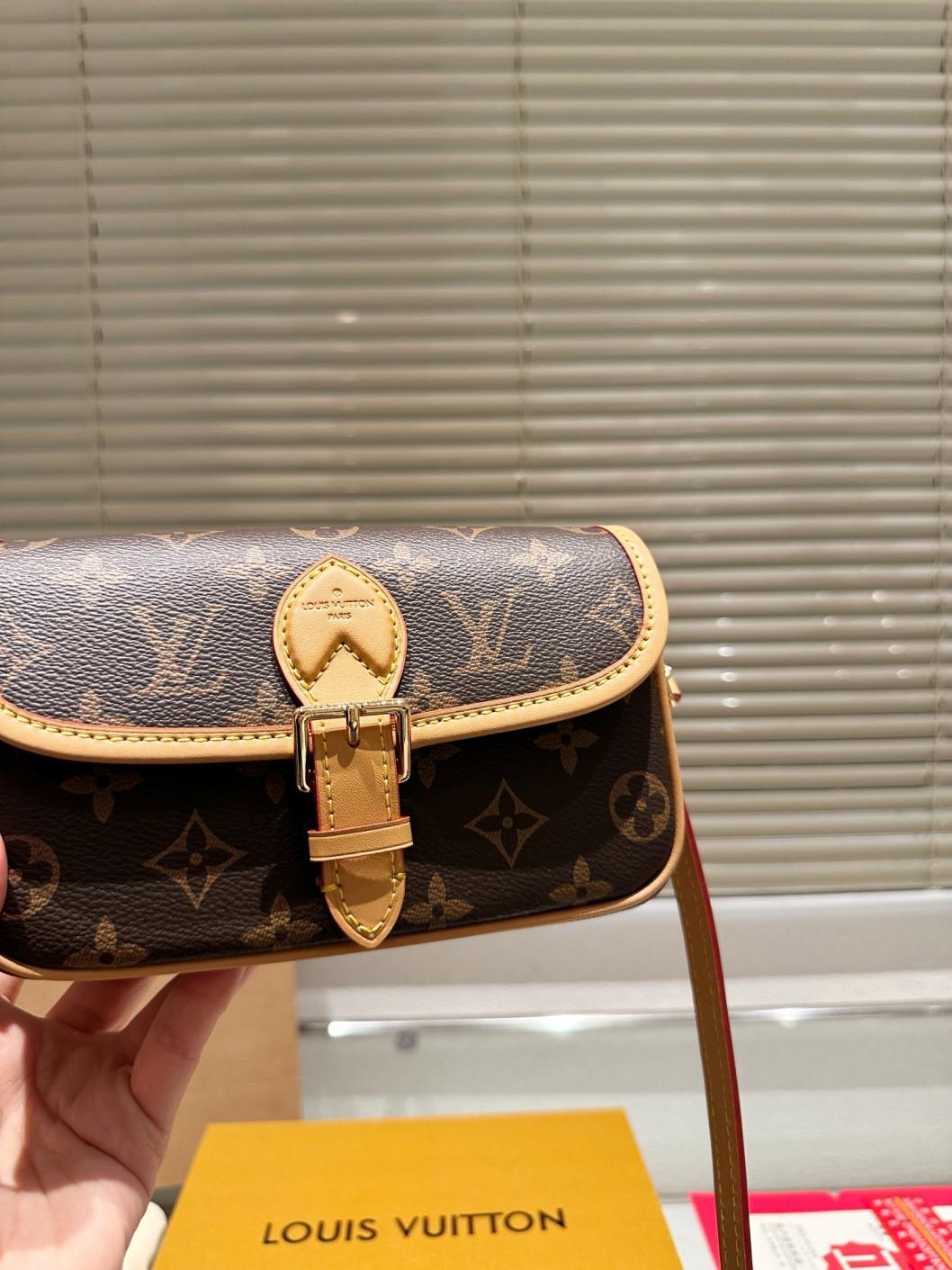Lv nano Diane Bag 134182