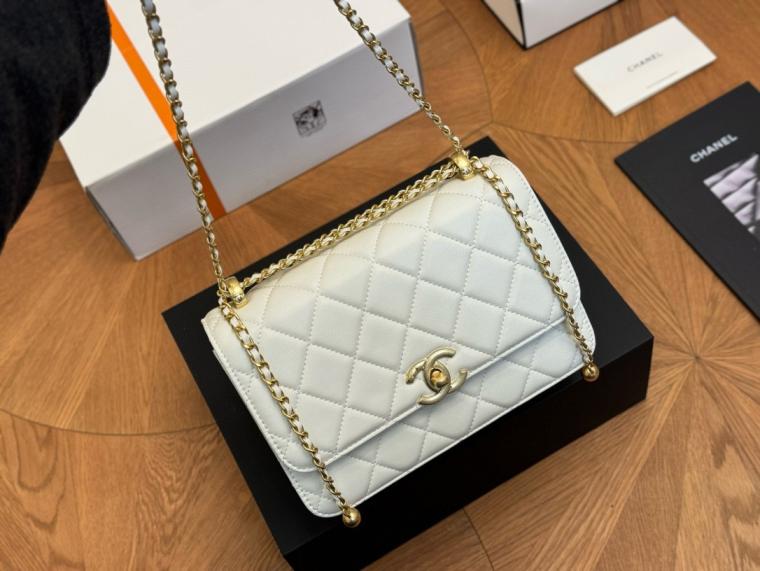 Chanel leather white woc 134409