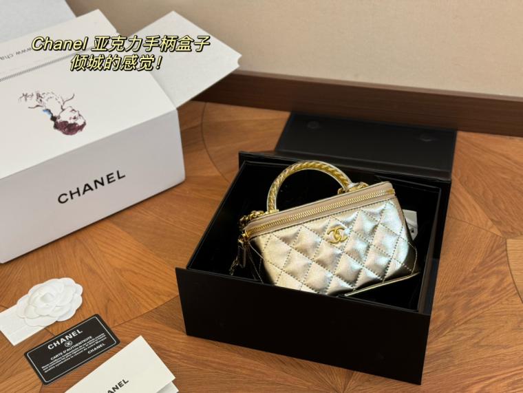 24 new Chanel lambskin hand cosmetic bag 134412