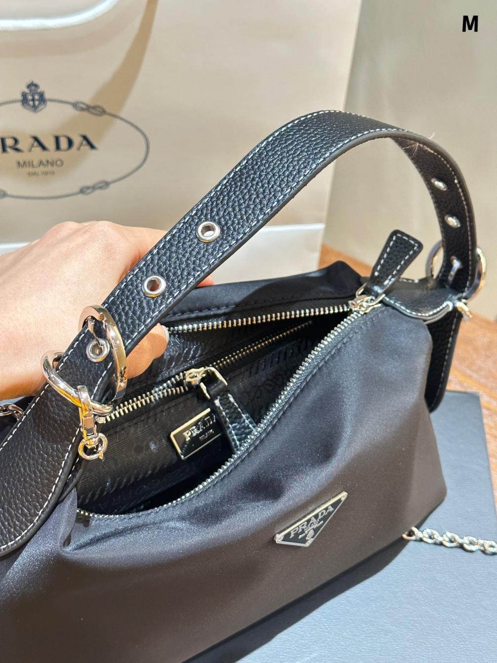 Prada vintage handbag 134430