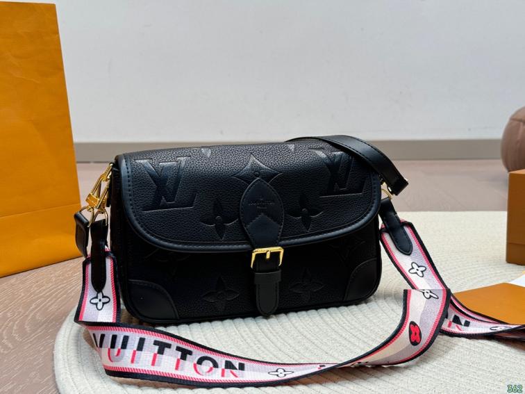 LV Louis vuitton Diana handbag
