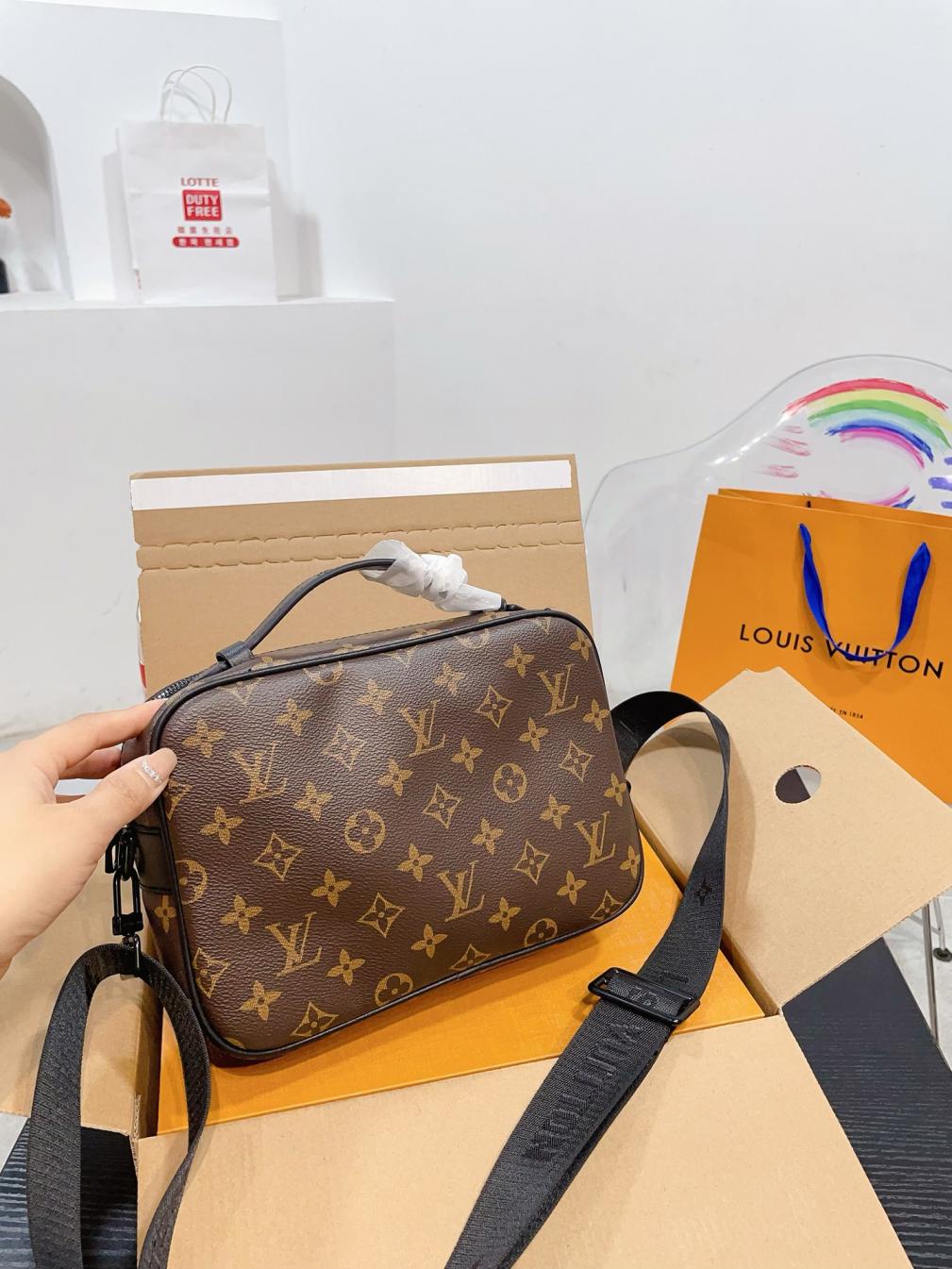 LV FW21 Men S Lockme Bag