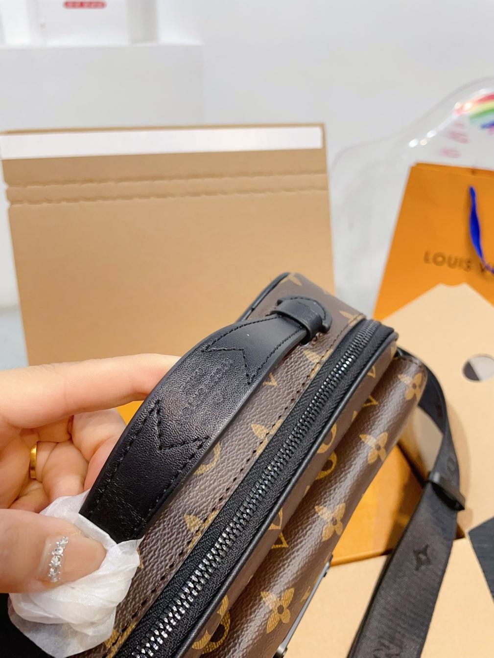LV FW21 Men S Lockme Bag