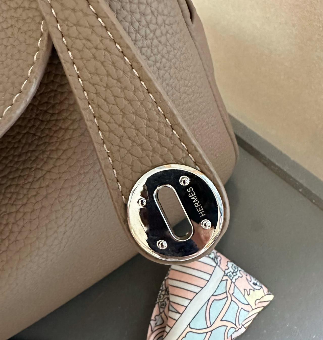 Hermes leather Lindy pop handbag