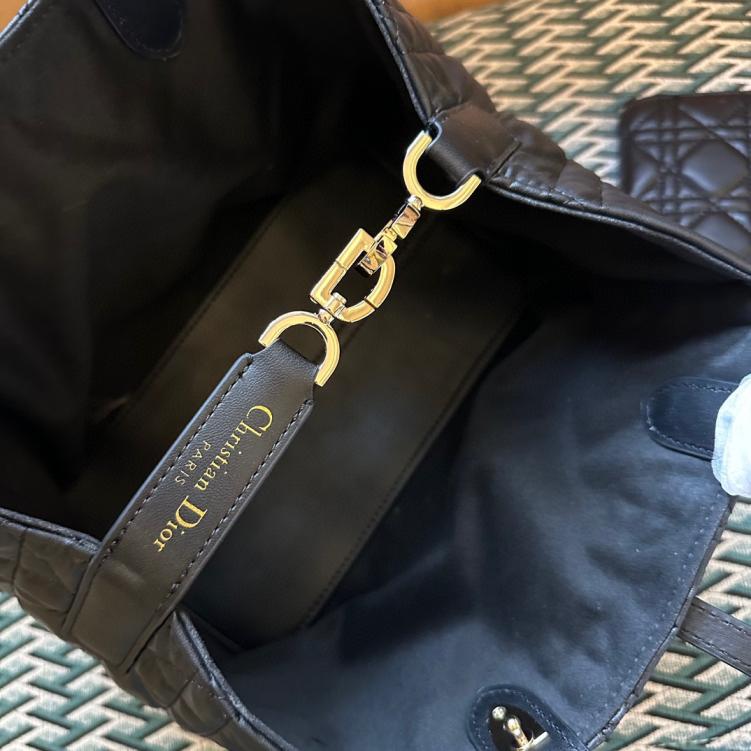 DIOR TOUJOURS Jisoo lambskin handbag