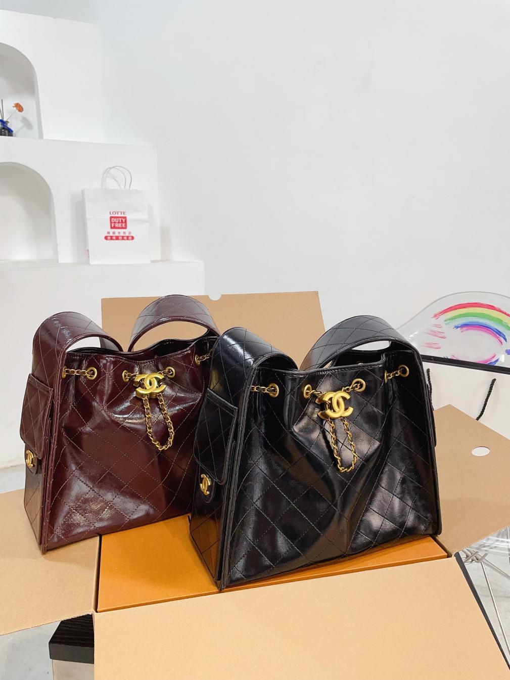 Chanel CC Logo Tote handbag