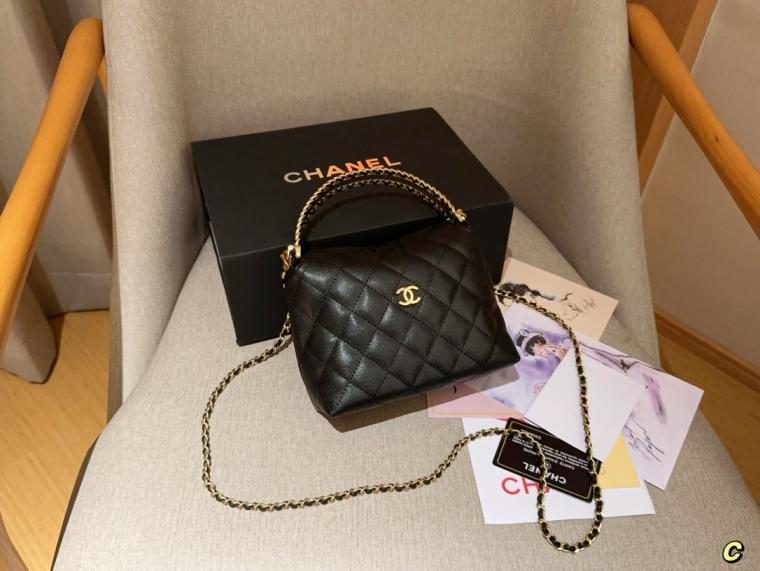 Chanel 24A CC lambskin Handbag
