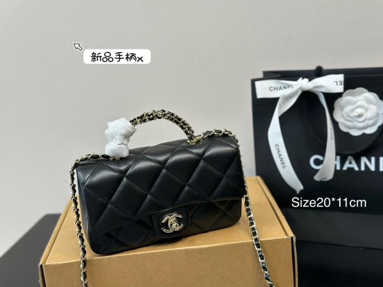 Chanel lambskin 22B cf handle bag