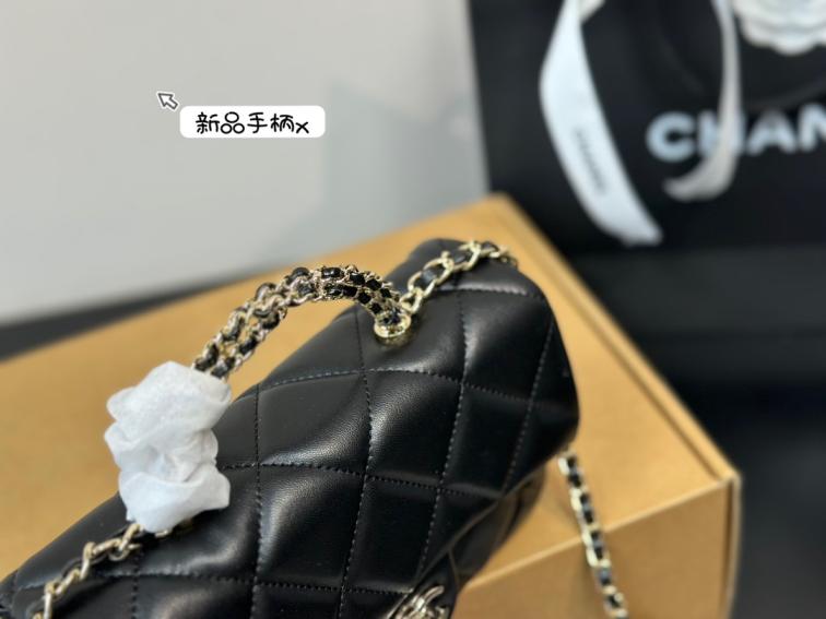 Chanel lambskin 22B cf handle bag