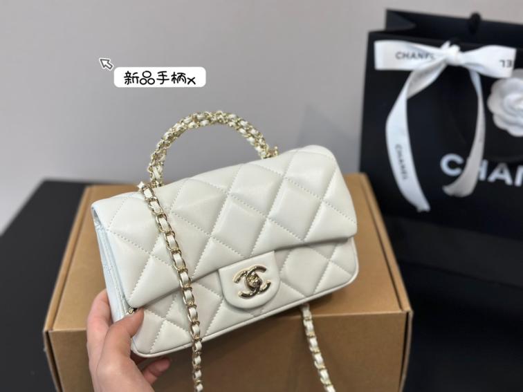 Chanel lambskin 22B cf handle bag