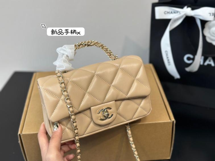 Chanel lambskin 22B cf handle bag
