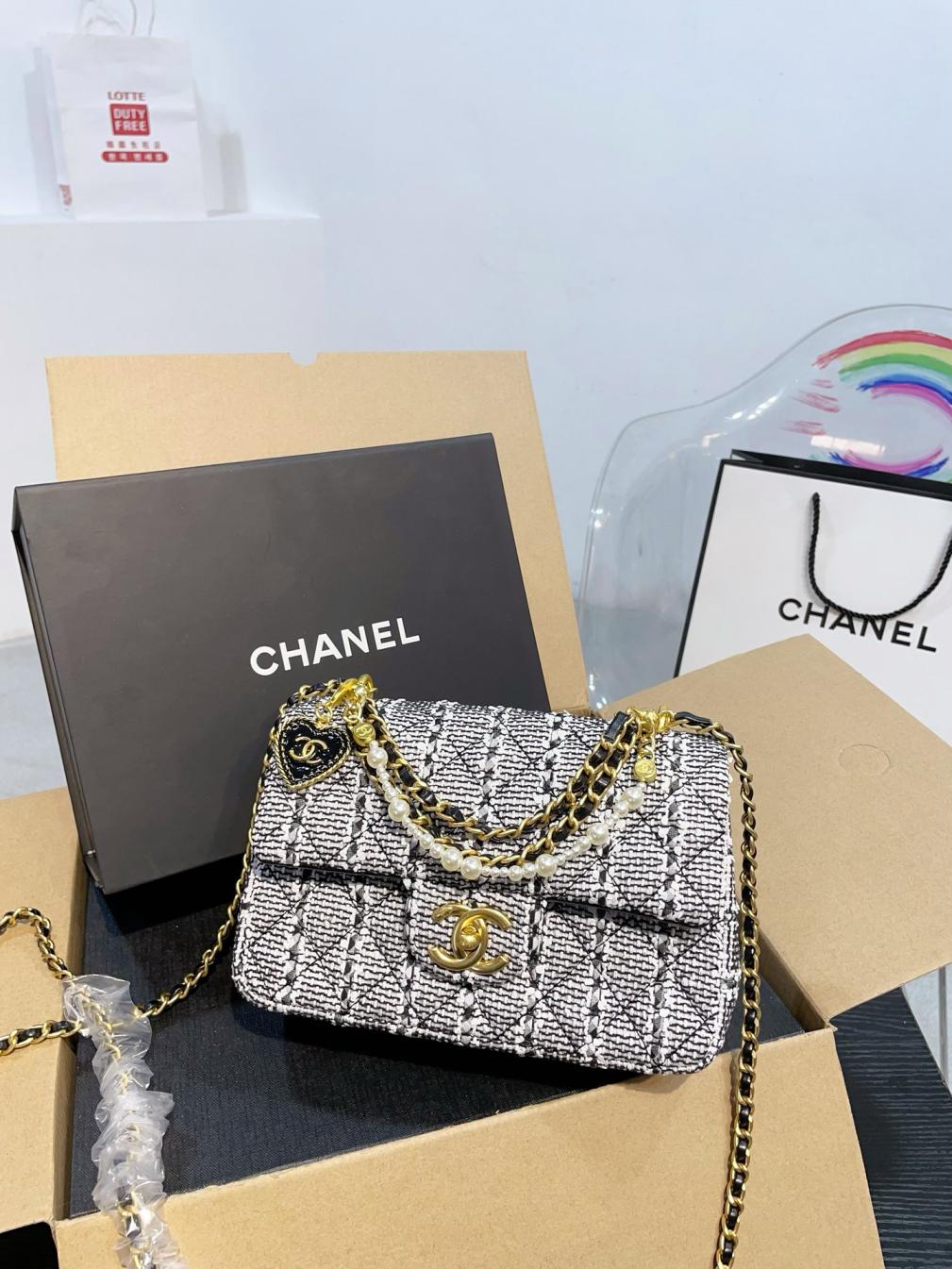 Chanel CF chain bag