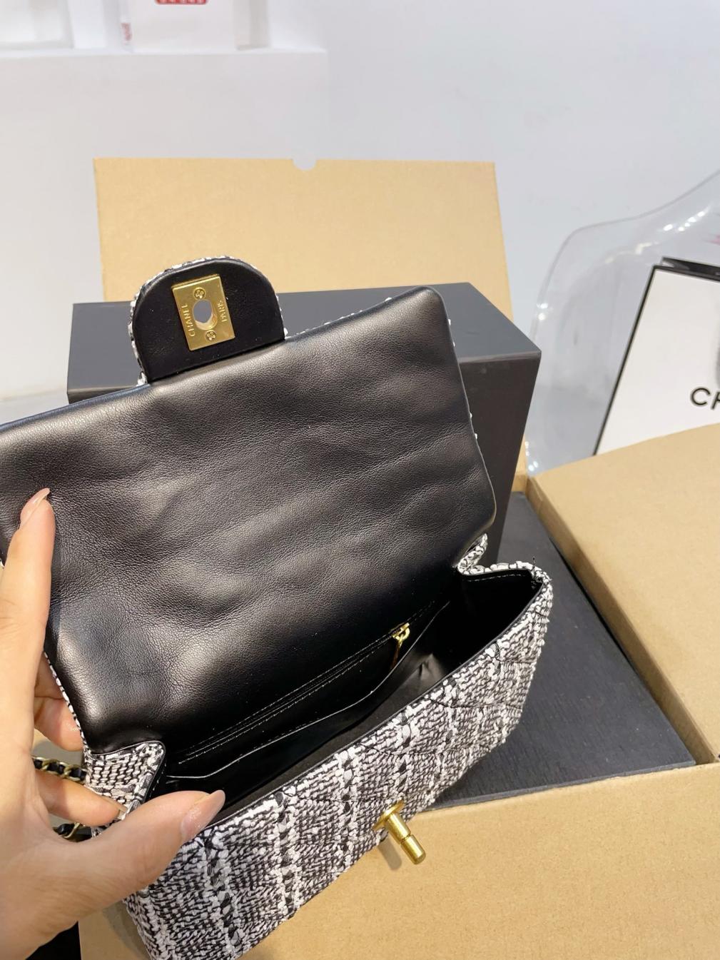 Chanel CF chain bag