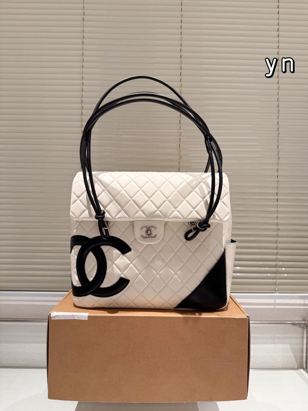 Chanel Vintage 09 large handbag