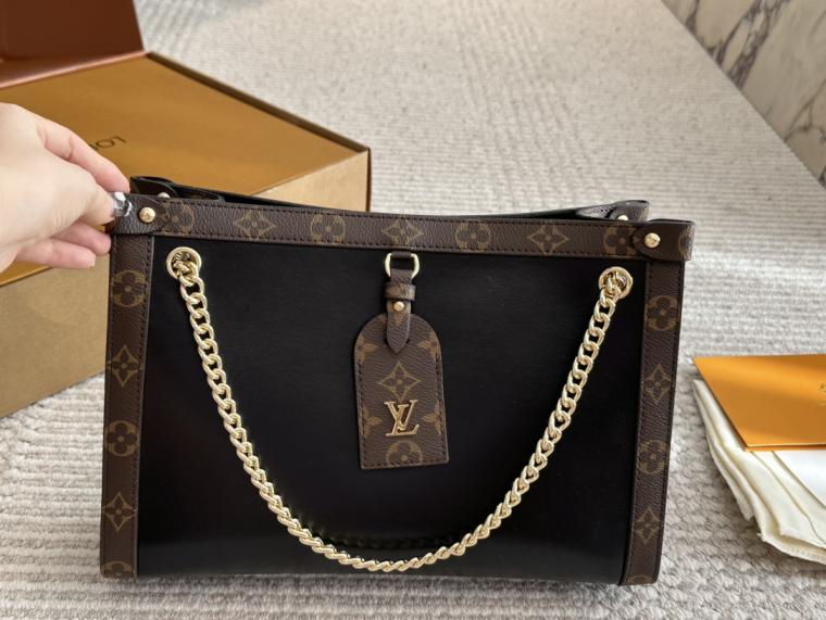 LV Louis vuitton handbag 135339