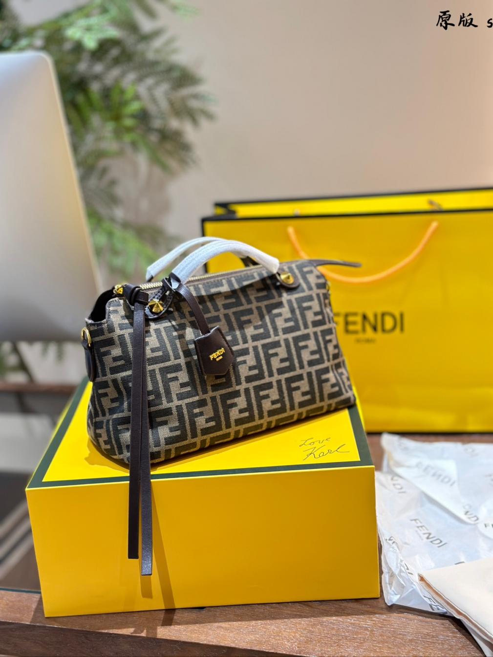 Fendi handbag 135331