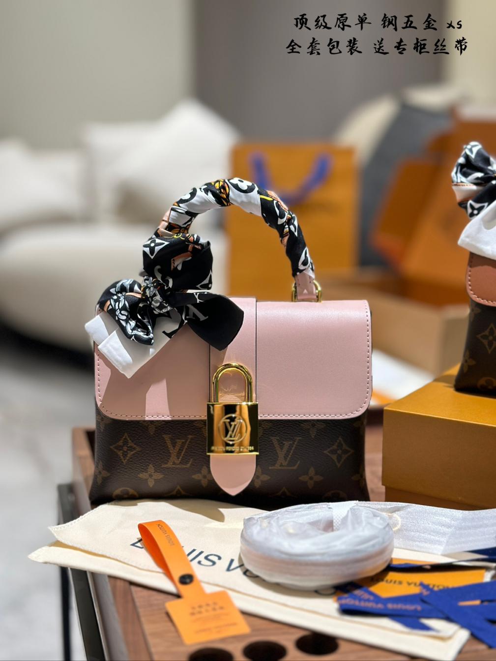 LV Monogram locky handbag 135401