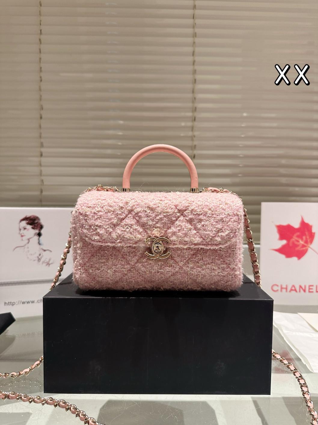 Chanel vintage Pink woolen handbag