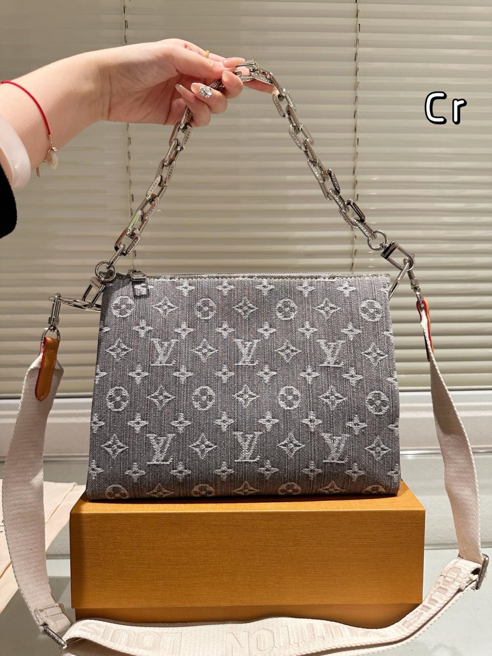 LV Coussin BAG