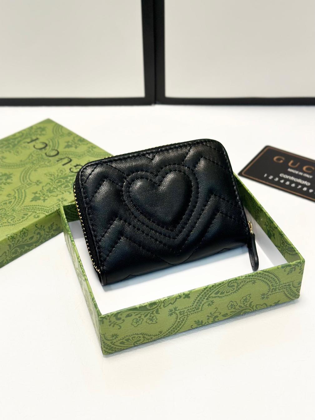 GUCCI GG Marmont card holder