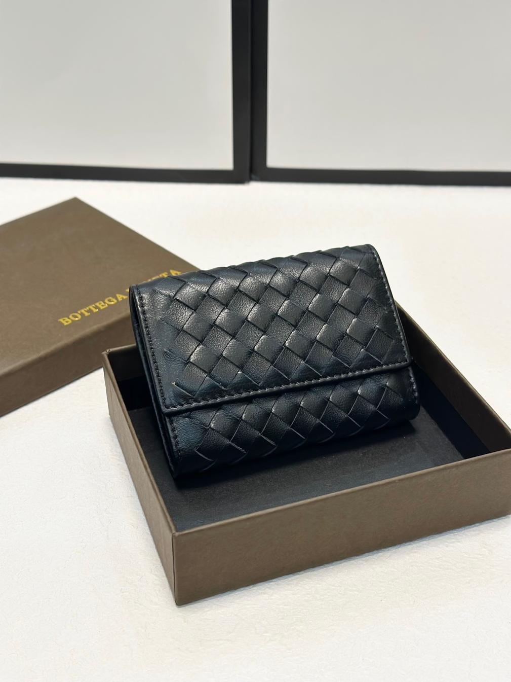 BV Bottega Veneta Wallet