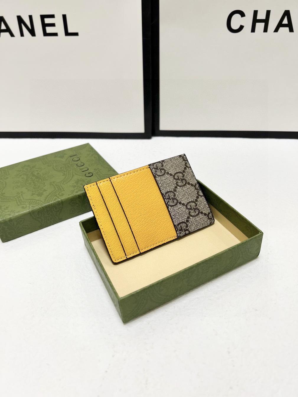 Gucci GG Card Holder