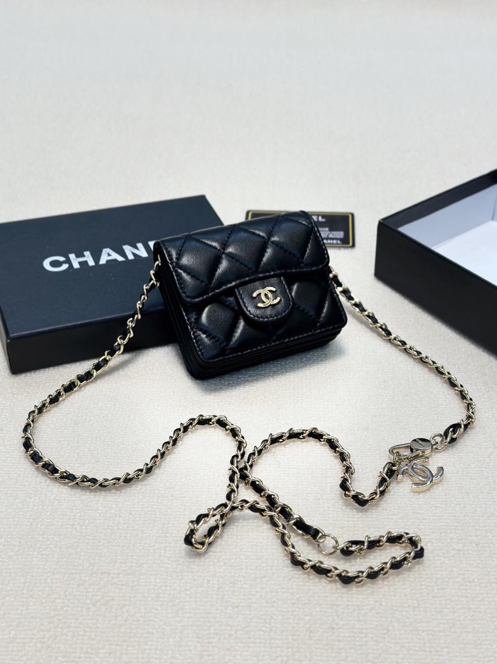 Chanel lambskin mini bag/wallet