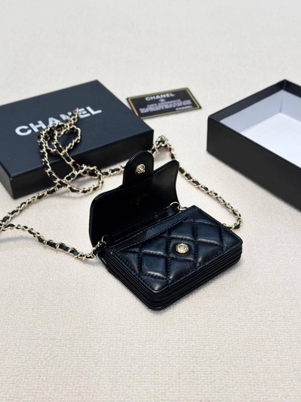 Chanel lambskin mini bag/wallet