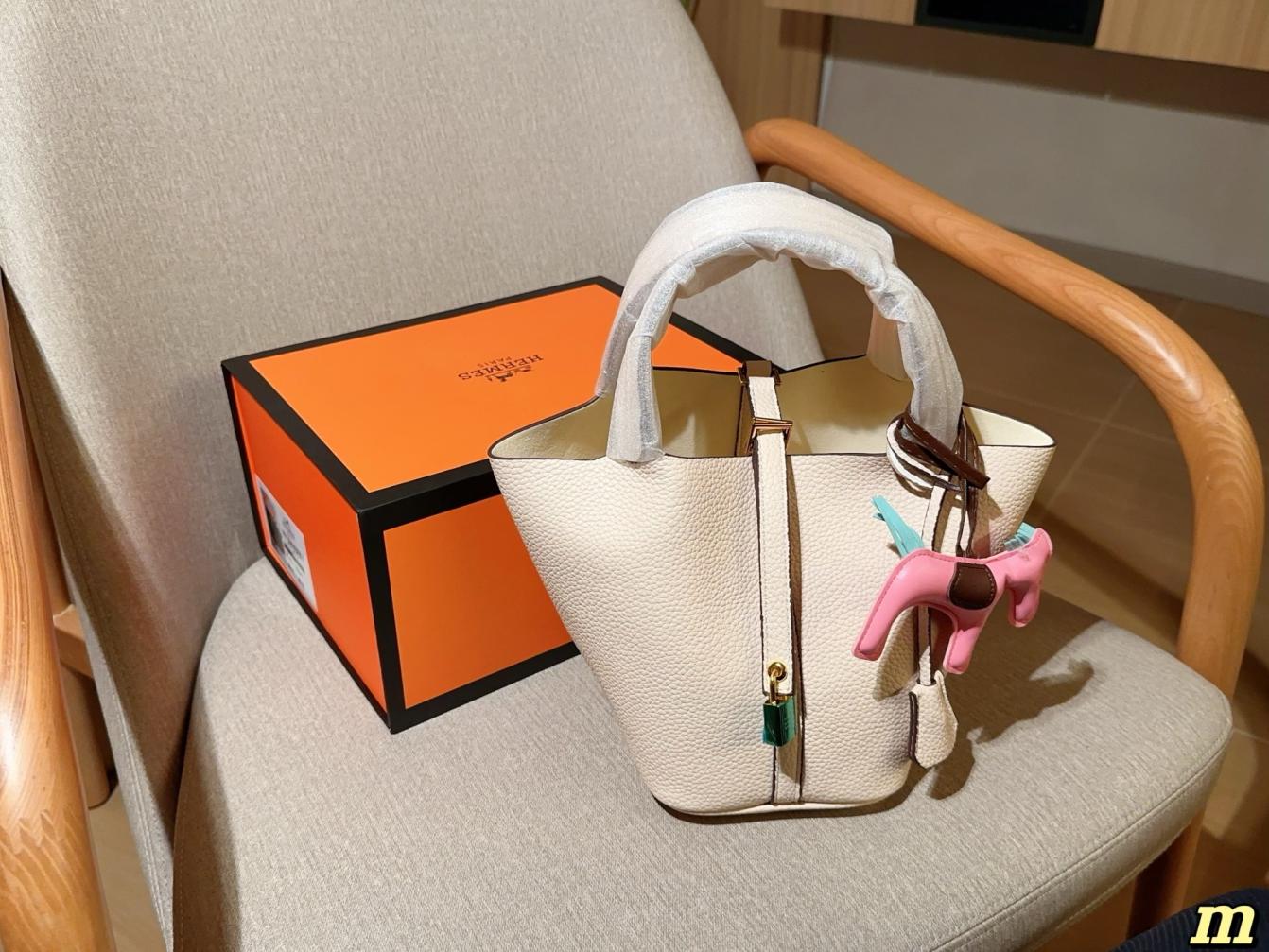 Hermes Picotin lock bag 18cm