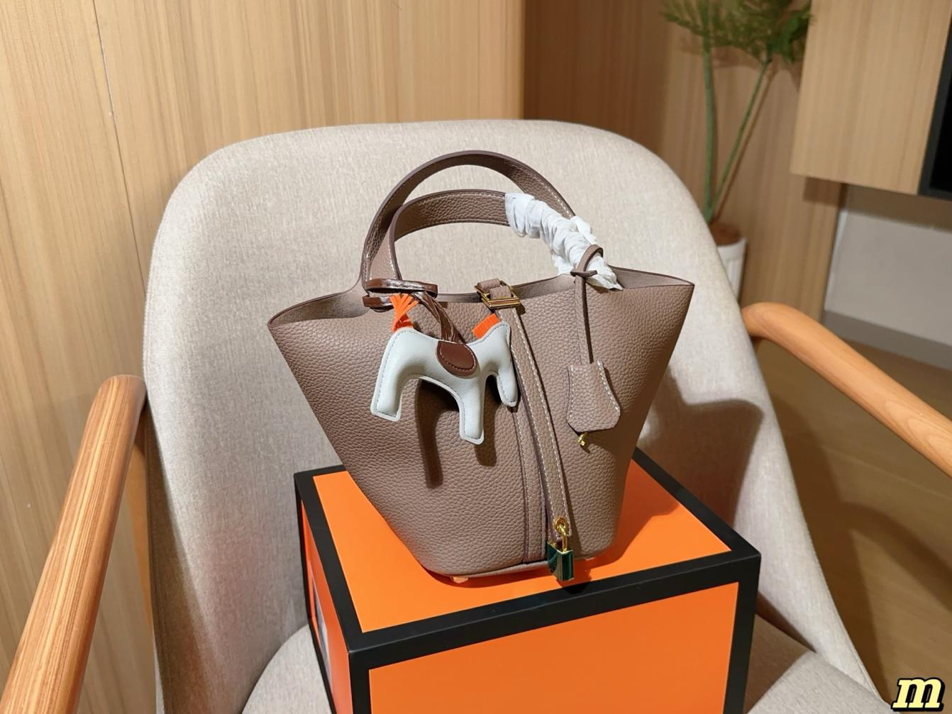 Hermes Picotin lock bag 18cm