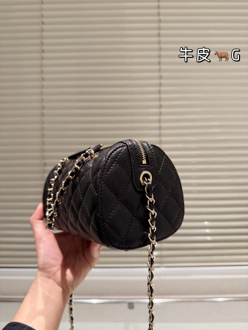 Chanel 25P cowskin leather bag 135803
