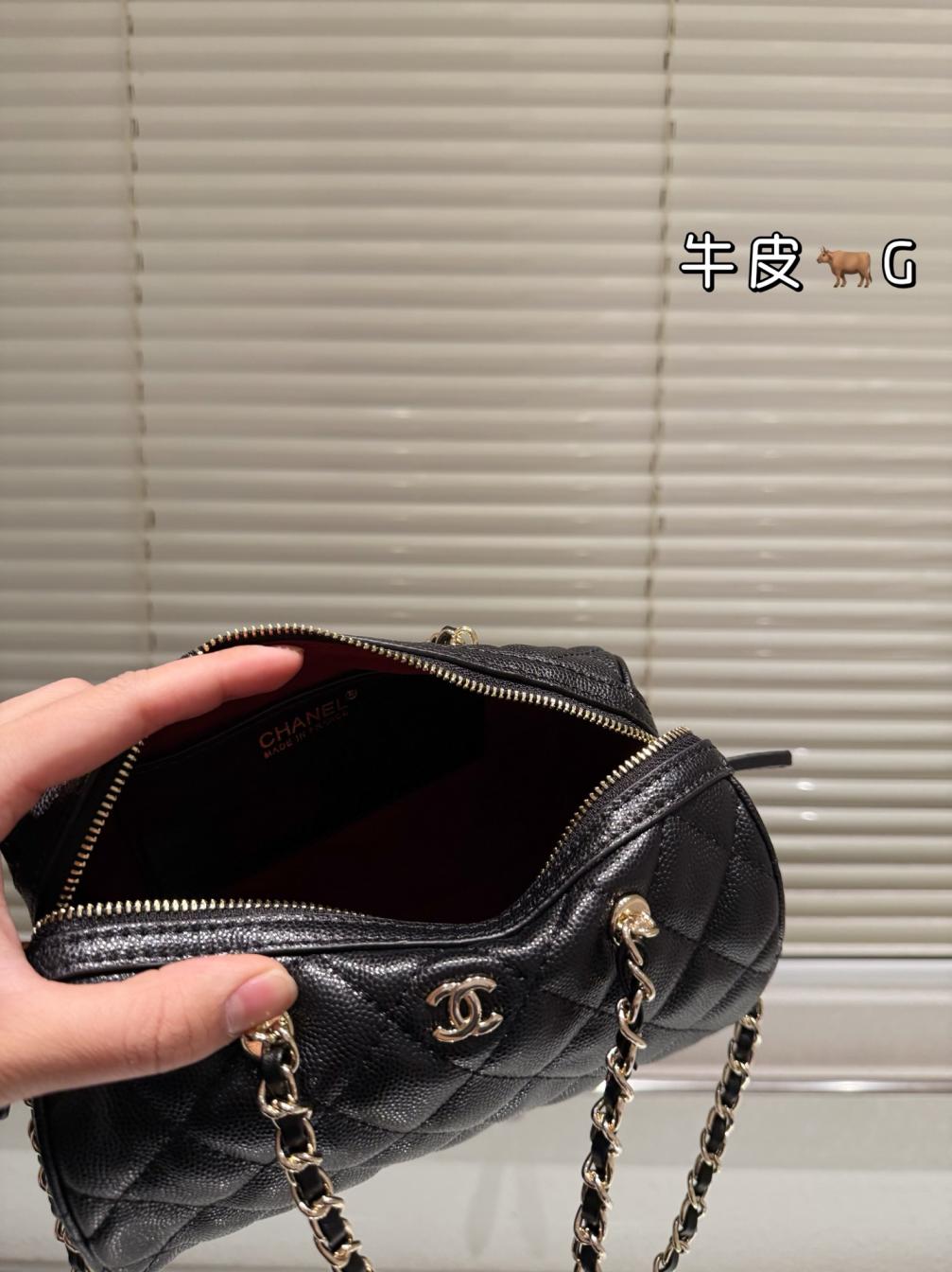 Chanel 25P cowskin leather bag 135803