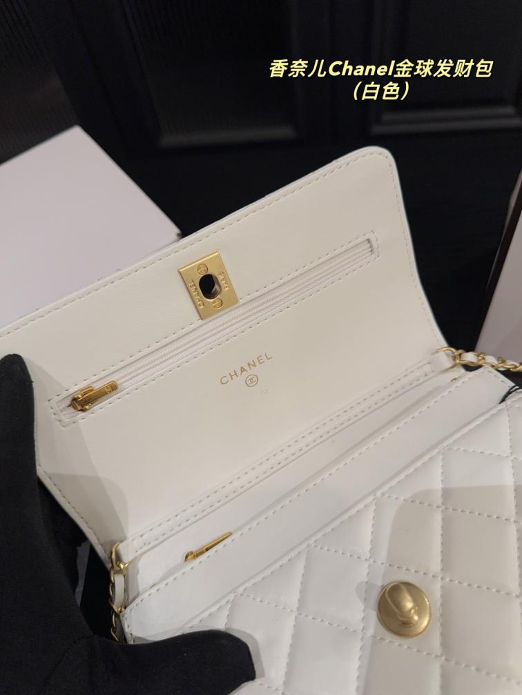 Chanel Lambskin woc handbag 135892