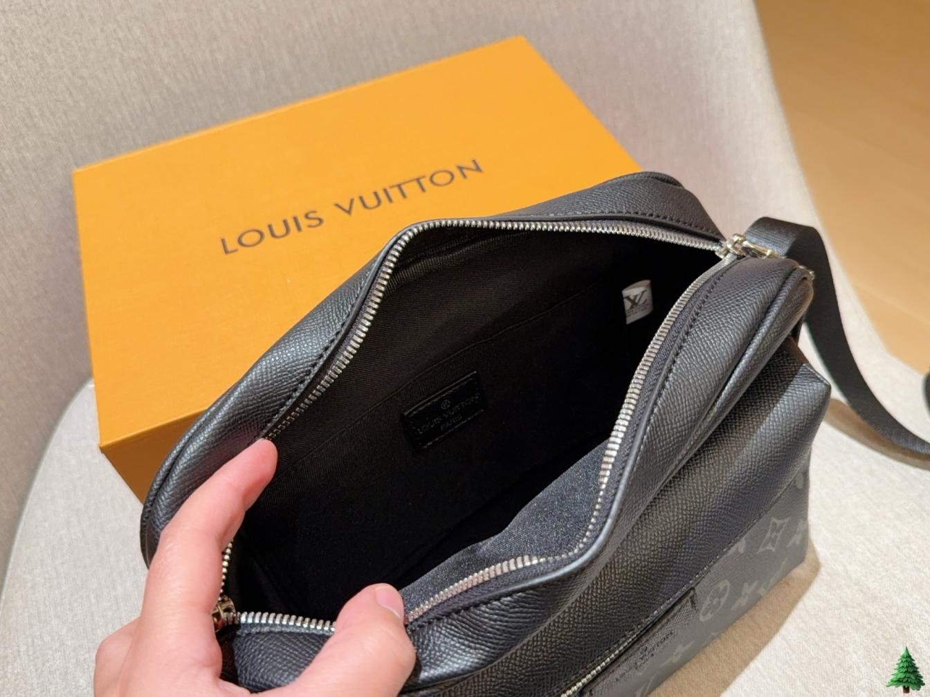 LV Louis vuitton Mens OUTDOOR bag 135880
